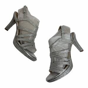 NATURALIZER BAYLOR WOMEN SANDAL SILVER GLITTER SIZE 7 BRAND NEW WITHOUT BOX